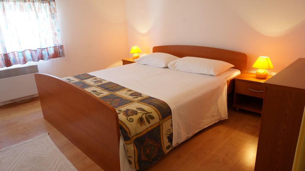 Apartments Sandra Sukošan Zimmer foto