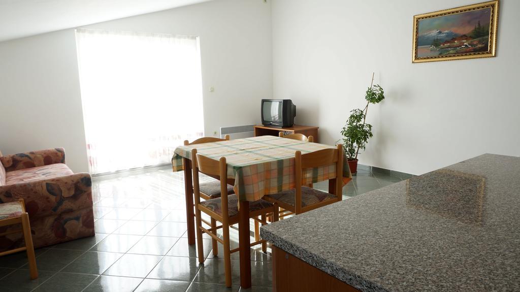 Apartments Sandra Sukošan Zimmer foto